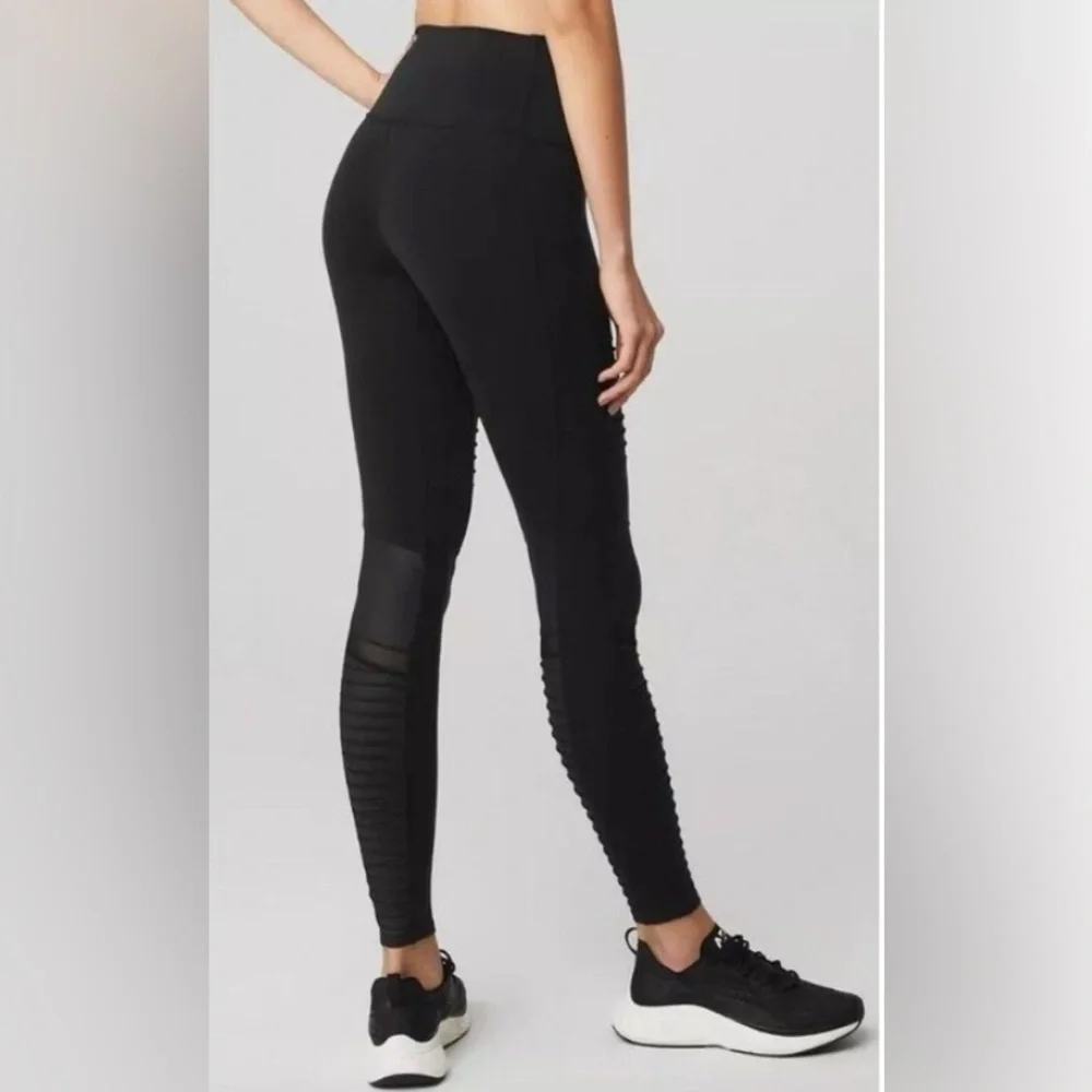 Alo Yoga Women's Black High Waisted Moto Legging Pants Medium Athleisure Yoga